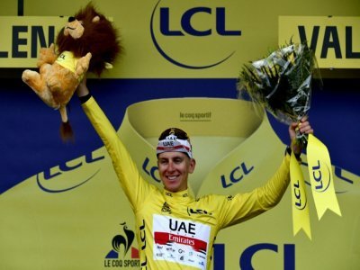 Le Slovène Tadej Pogacar, toujours maillot jaune du Tour de France, après la 10e étape, disputée entre Albertville et Valence, et remportée par le Britannique Mark Cavendish, le 6 juillet 2021 - Philippe LOPEZ [AFP]