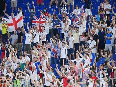 Les supporters anglais fêtent la victoire de leur équipe face à l'Ukraine, à Rome, le 3 juillet 2021 - Alberto PIZZOLI [POOL/AFP/Archives]