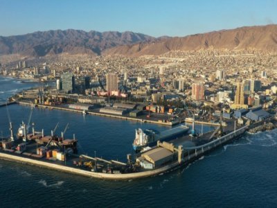 Vue aérienne du port d'Antofagasta, dans le nord du Chili, le 23 juin 2021 - Glenn ARCOS [AFP]