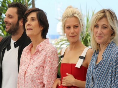 Pio marmaï, Catherine Corsini, Marina Fois, Valeria Bruni Tedeschi à Cannes le 10 juillet 2021 - Valery HACHE [AFP]
