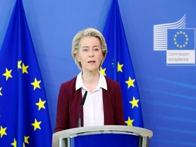 La présidente de la Commission européenne, Ursula von der Leyen, lors d'une conférence de presse à Bruxelles le 10 juillet 2021 - François WALSCHAERTS [POOL/AFP]