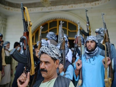 Des miliciens afghans anti-talibans, le 9 juillet 2021 à Herat. - Hoshang HASHIMI [AFP/Archives]