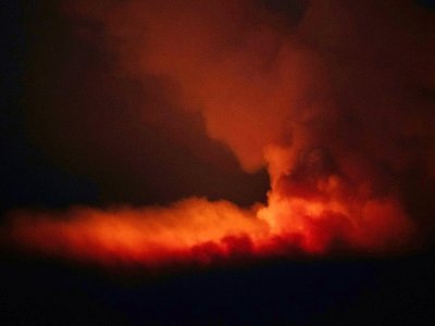 Le rougeoiement des flammes du Bootleg Fire, près de Bly, le 16 juillet 2021 dans l'Oregon - Payton Bruni [AFP]