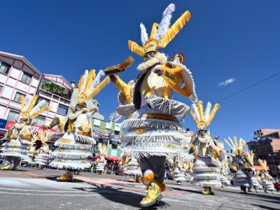 Des Boliviens fêtent la Journée de la Paz et la Vierge du Carmen, le 16 juillet 2021 à El Alto - AIZAR RALDES [AFP]