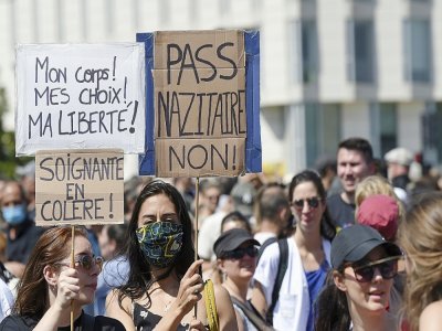 Manifestation contre le pass sanitaire et la vaccination, le 17 juillet 2021 à Nantes - Sebastien SALOM-GOMIS [AFP]