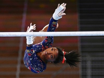 La gymnaste américaine Simone Biles pendant les qualifications des Jeux olympiques de Tokyo, le 25 juillet 2021 - Martin BUREAU [AFP]