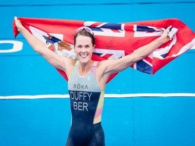 La Bermudienne Flora Duffy après sa victoire sur le triathlon des Jeux olympiques, le 27 juillet 2021 à Tokyo - Loic VENANCE [AFP]