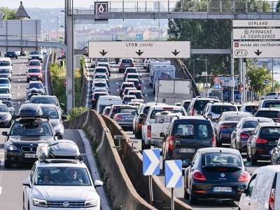Chassé-croisé des vacanciers sur l'autoroute A7 samedi 31 juillet 2021 près de Lyon - PHILIPPE DESMAZES [AFP]
