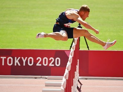 Le Français Kevin Mayer lors de l'épreuve de décathlon du 110 m haies des Jeux olympiques de Tokyo le 5 août 2020 - Ina FASSBENDER [AFP]