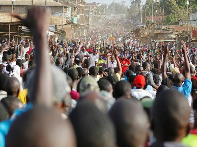 Des partisans de la coalition National Super Alliance (NASA) rassemblés à Kawangware, le 28 octobre 2017 au Kenya - Cyril VILLEMAIN [AFP/Archives]
