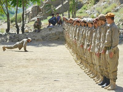 De jeunes recrues s'entraînent dans le Panchir, le 21 août 2021 - Ahmad SAHEL ARMAN [AFP]