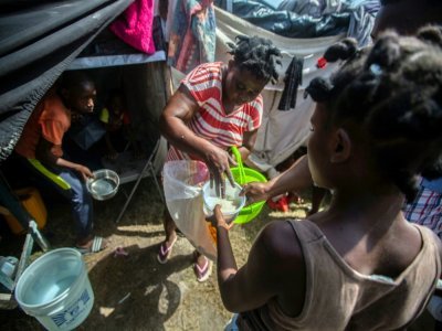 Un campement pour les personnes qui ont perdu leur maison pendant le séisme, le 23 août 2021 aux Cayes, en Haïti - Richard Pierrin [AFP]