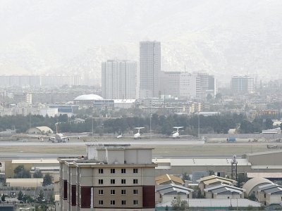 Des avions de ligne sur le tarmac de l'aéroport de Kaboul, le 14 août 2021 en Afghanistan - Wakil KOHSAR [AFP/Archives]