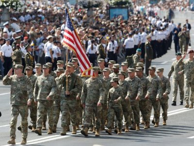 Défilé de soldats américains lors de la parade militaire marquant le 30e anniversaire de l'indépendance de l'Ukraine, le 24 août à Kiev - Anatolii STEPANOV [AFP]