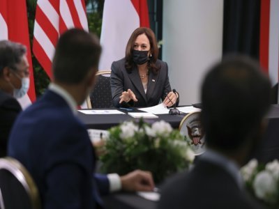 La vice-présidente américaine Kamala Harris lors d'une table ronde à Singapour, le 24 août 2021 - EVELYN HOCKSTEIN [POOL/AFP]