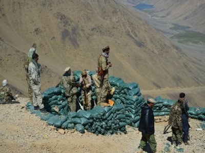 Des combattants des forces afghanes anti-talibans à un avant-poste, le 23 août 2021 dans la province du Panchir - Ahmad SAHEL ARMAN [AFP]