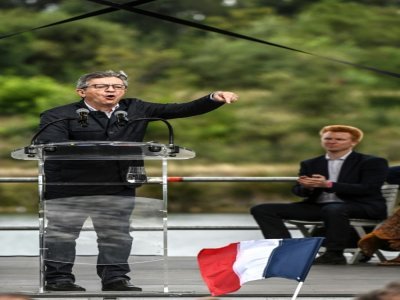 Jean-Luc Mélenchon, candidat à la présidentielle, à Châteauneuf-sur-Isère, dans la Drôme, le 29 août 2021 - OLIVIER CHASSIGNOLE [AFP]