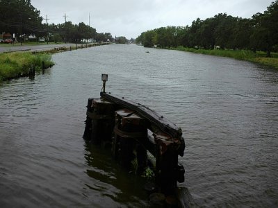 L'eau commence à monter dans le bayou de Montegut, en Louisiane, avant l'arrivée de l'ouragan Ida le 29 août 2021 - Mark Felix [AFP]