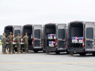 Les dépouilles de 13 militaires américains tués en Afghanistan, lors d'une cérémonie à Dover, le 29 août 20211 - SAUL LOEB [AFP]