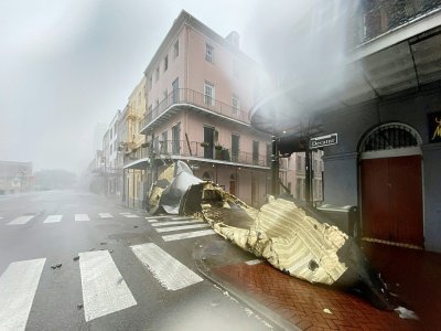 Une partie de toit détruite à La Nouvelle-Orléans le 29 août 2021 - Patrick T. FALLON [AFP]