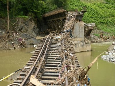 Une voie ferrée détruite par les inondations à Rech, près de Dernau en Allemagne, le 19 août 2021 - Ina FASSBENDER [AFP/Archives]