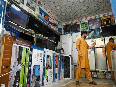 Un comerçant dans sa boutique d'électroménager, le 2 septembre 2021 à Kaboul - Aamir QURESHI [AFP]