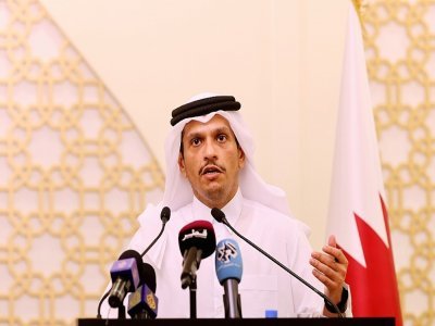Le ministre des Affaires étrangères du Qatar Mohammed ben Abdulrahman al-Thani, lors d'une conférence de presse à Doha, le 31 août 2021 pour s'exprimer sur la situation en Afghanistan - KARIM JAAFAR [AFP/Archives]