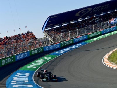 Lewis Hamilton au volant de sa Mercedes lors des essais qualificatifs du GP des Pays-Bas sur le circuit de Zandvoort, le 4 septembre 2021 - ANDREJ ISAKOVIC [AFP]