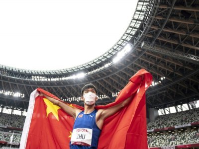 La Chine de Zhu Dening médaillé d'or à Tokyo le 1er septembre 2021, est la nation qui compte la plus grosse moisson de médailles aux Paralympiques japonaises - Charly TRIBALLEAU [AFP/Archives]