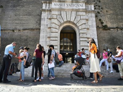 A l'entrée des musées du Vatican, à Rome, le 6 août 2021 - Andreas SOLARO [AFP/Archives]
