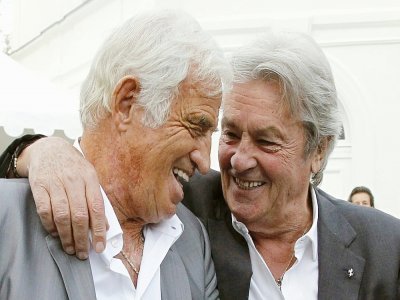 Jean-Paul Belmondo et Alain Delon, le 14 septembre 2010 à Boulogne-Billancourt - PATRICK KOVARIK [AFP/Archives]