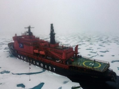 Le brise-glace russe à propulsion nucléaire "50 let Pobedy" (50 ans de la Victoire) au pôle Nord, le 18 août 2021 - Ekaterina ANISIMOVA [AFP/Archives]