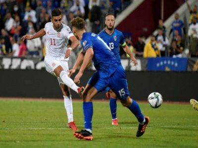 L'attaquant espagnol Ferran Torres marque le 2e but face au Kosovo, lors des qualifications européennes pour le Mondial-2022 au Qatar, le 8 septembre 2021 à Pristina - Armend NIMANI [AFP]