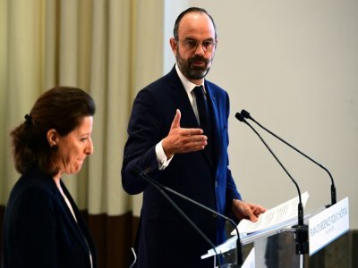 Agnès Buzyn et Edouard Philippe le 20 novembre 2019 lors d'une conférence de presse à Paris sur les moyens des hôpitaux - Martin BUREAU [AFP/Archives]