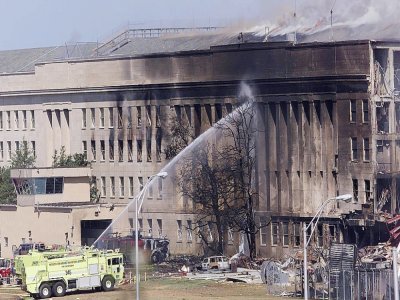 Le Pentagone en feu à Washington, le 11 septembre 2001 - STEPHEN JAFFE [AFP/Archives]