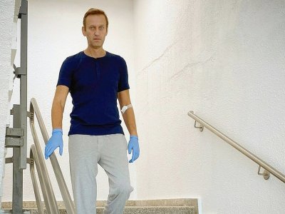 Photo postée le 19 septembre 2020 par Alexeï Navalny sur son compte Instagram, le montrant dans un hôpital à Berlin - Handout [Instagram account @navalny/AFP/Archives]