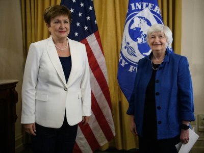 La directrice du FMI Kirstalina Georgieva (g) et la secrétaire américaine au Trésor Janet Yellen, le 1er juillet 2021 à Washington - Nicholas Kamm [AFP/Archives]