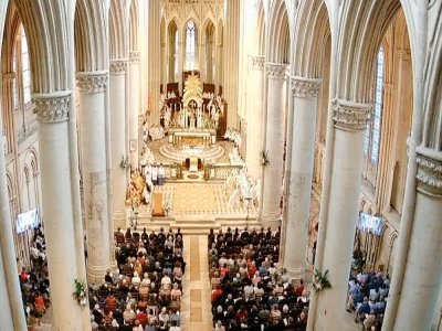 Messe d'installation, dans la cathédrale de Sées. - Facebook diocèse de Seés