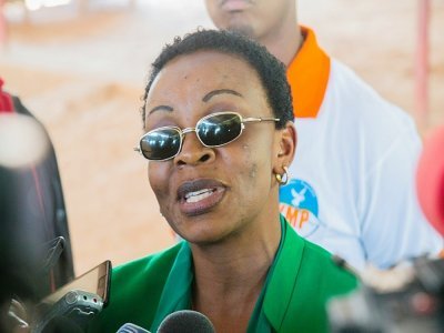 Victoire Ingabire, une responsable de l'opposition au Rwanda, s'exprime à sa sortie de prison le 15 septembre 2018, en banlieue de Kigali - Cyril NDEGEYA [AFP]