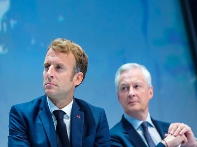 Emmanuel Macron et Bruno Le Maire aux Rencontres de l'U2P, qui représente les travailleurs indépendants. le 16 septembre 2021 à Paris - Christophe PETIT TESSON [POOL/AFP/Archives]