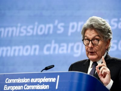 Le commissaire européen Thierry Breton lors d'une conférence de presse à Bruxelles le 23 septembre 2021 - Kenzo TRIBOUILLARD [AFP]
