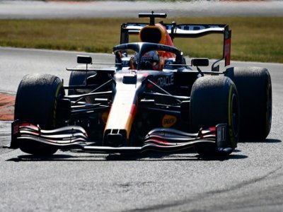 La Red Bull pilotée par Max Verstappen avant son crash avec son rival Lewis Hamilton lors du GP d'Italie à Monza, le 12 septembre 2021 - MIGUEL MEDINA [AFP/Archives]