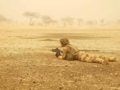 Un soldat français dans la région de Gourma, au Mali, le 26 mars 2019 - Daphné BENOIT [AFP/Archives]