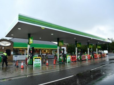Une station-services BP fermée faute de carburant, le 27 septembre 2021 à Tonbridge, dans le sud-est de l'Angleterre - Ben STANSALL [AFP]