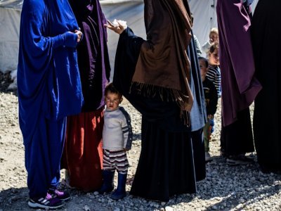 Des femmes et des enfants retenus dans le camp de Roj, dans le nord-est de la Syrie, le 28 mars 2021 - Delil SOULEIMAN [AFP/Archives]