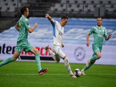L'attaquant polonais de Marseille, Arkadiusz Milik, marque son 2e but  face à Angers, lors de leur match de Ligue 1, le 16 mai 2021 au Stade Vélodrome - Christophe SIMON [AFP/Archives]