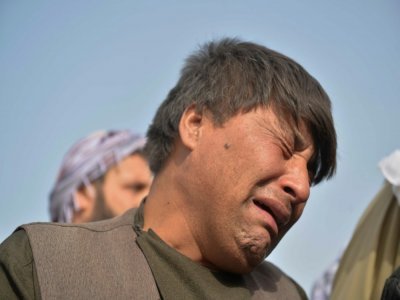 Les funérailles d'une victime de l'attentat suicide d'hier dans un cimetière de Kunduz le 9 octobre 2021 - Hoshang Hashimi [AFP]