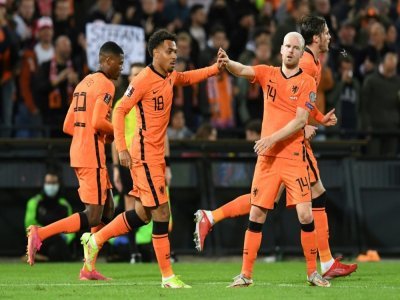 Les Pays-Bas se sont montrés impitoyables contre Gibraltar avec notamment le 6e et dernier but inscrit par Donyell Malen (#18) à Rotterdam, le 11 octobre 2021 - JOHN THYS [AFP]