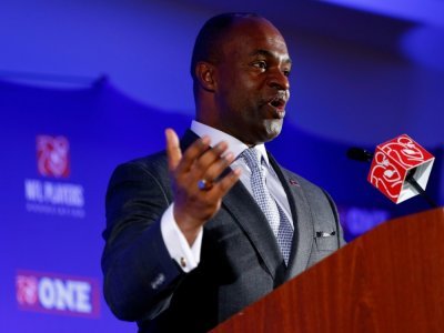 DeMaurice Smith, président du syndicats des joueurs de la Ligue nationale de football américain, lors d'une conférence de presse le 30 janvier 2014 à New York - Alex Trautwig [GETTY IMAGES NORTH AMERICA/AFP/Archives]