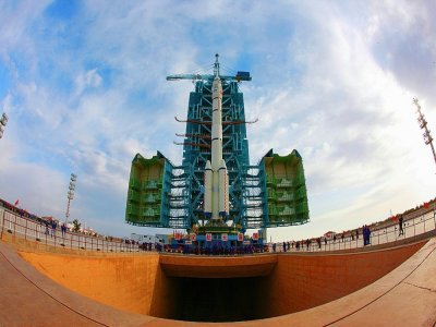 La fusée Longue-Marche 2F, transportant le vaisseau Shenzhou-13, ici le 7 octobre 2021 - STR [AFP]